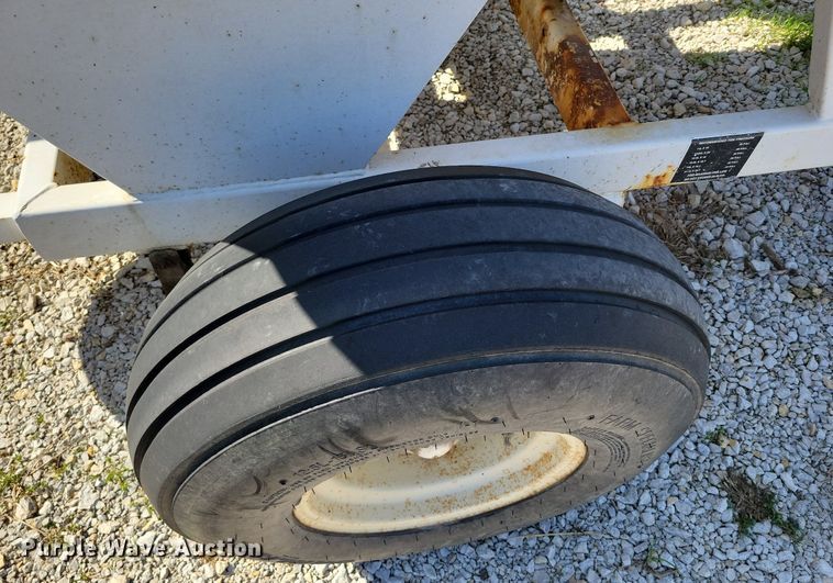 image for item DR7938 Willmar  Super 200 spreader