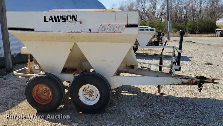 image for item DR7939 Willmar 500 spreader