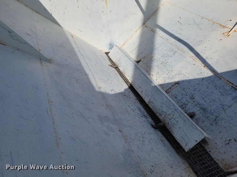 image for item DR7939 Willmar 500 spreader