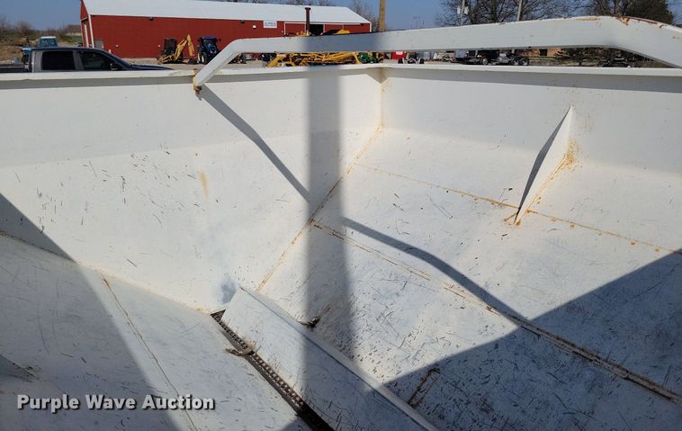 image for item DR7939 Willmar 500 spreader