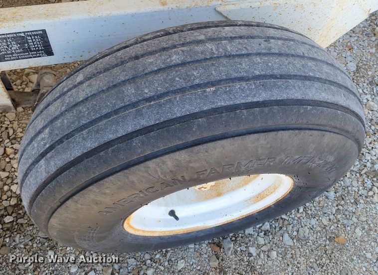 image for item DR7939 Willmar 500 spreader