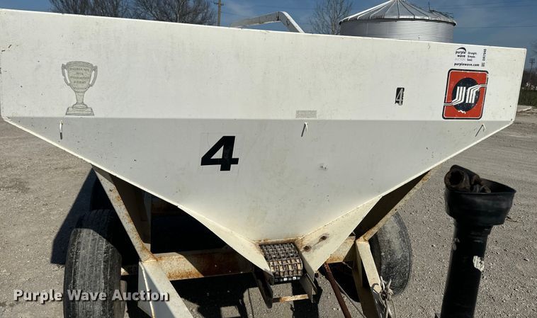 image for item DR7940 Wilmar 500 spreader