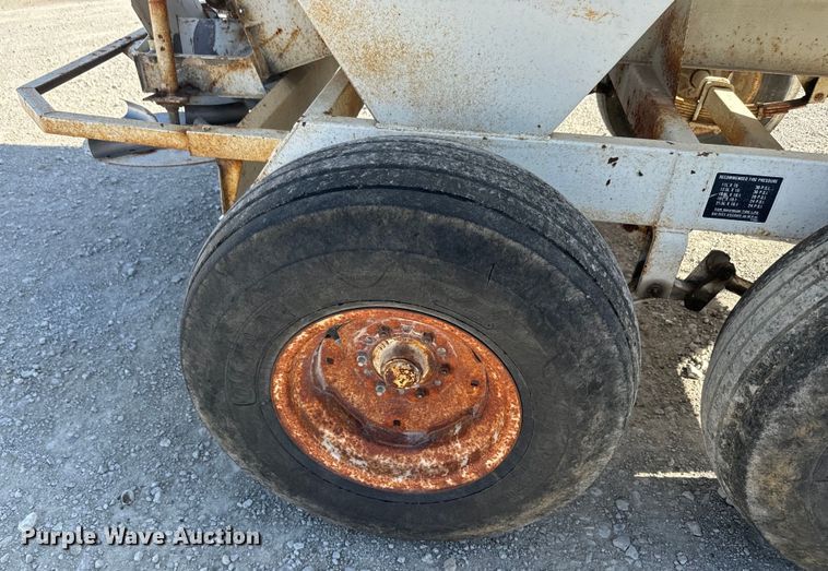 image for item DR7940 Wilmar 500 spreader