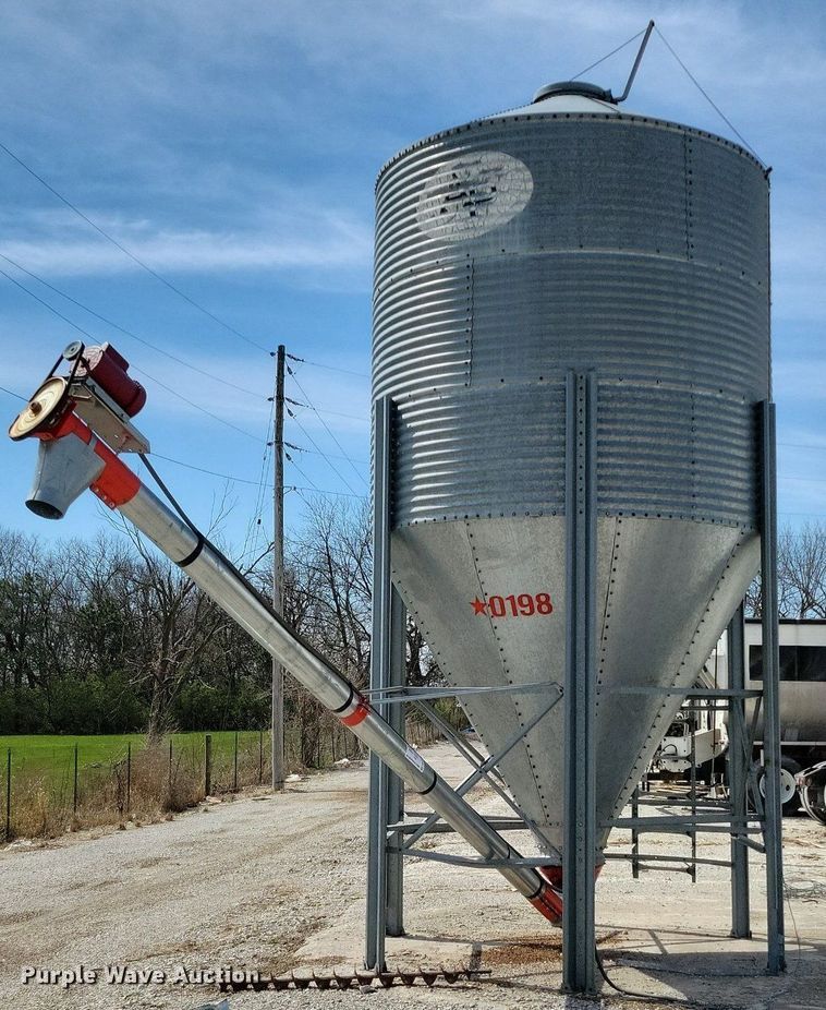 image for item DR7941 AP grain bin