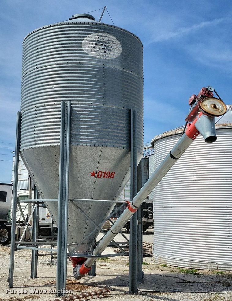 image for item DR7941 AP grain bin