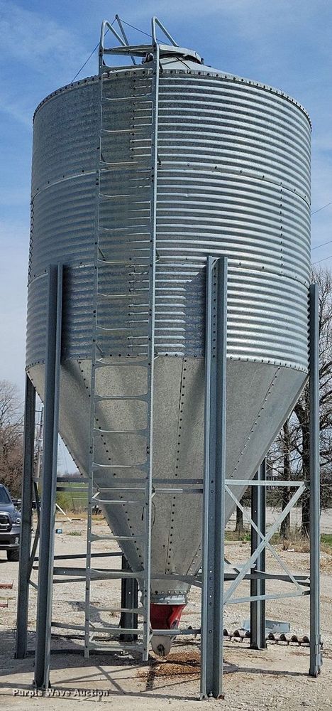 image for item DR7941 AP grain bin