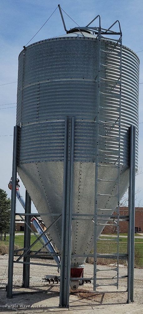 image for item DR7941 AP grain bin