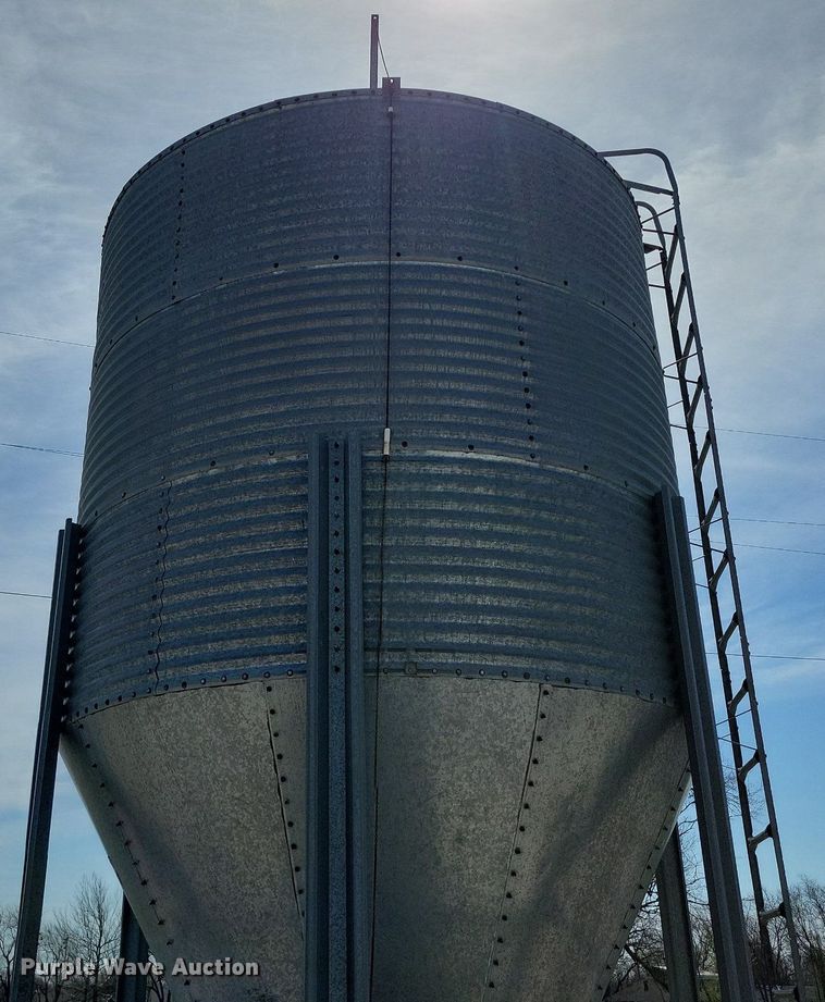 image for item DR7941 AP grain bin
