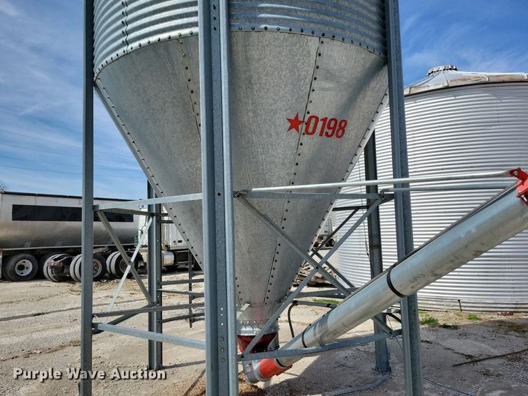 image for item DR7941 AP grain bin