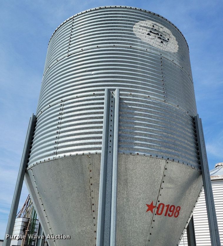 image for item DR7941 AP grain bin