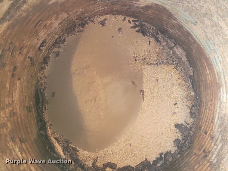 image for item DR7941 AP grain bin