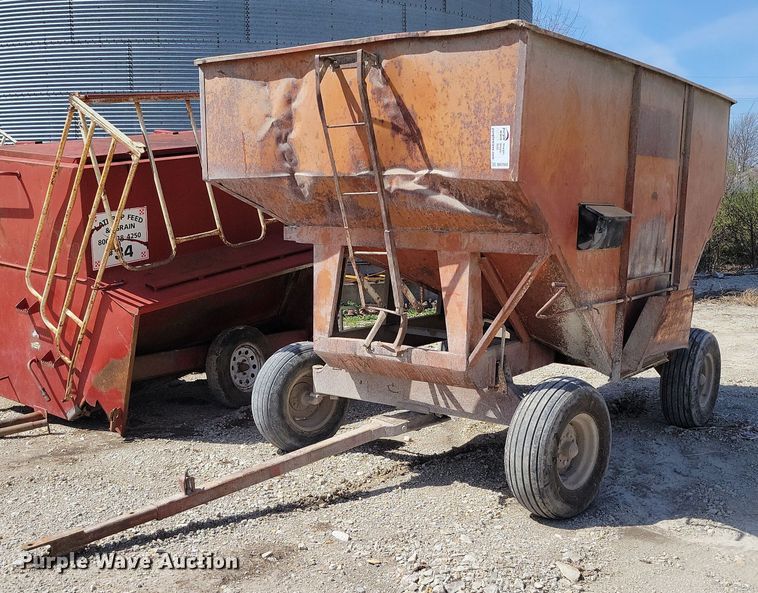 image for item DR7942 Gravity wagon