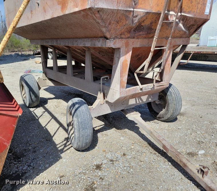 image for item DR7942 Gravity wagon