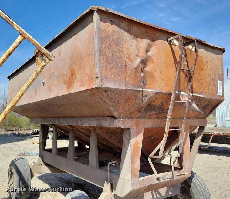 image for item DR7942 Gravity wagon