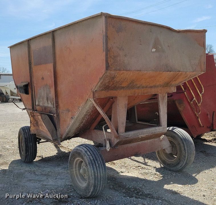 image for item DR7942 Gravity wagon