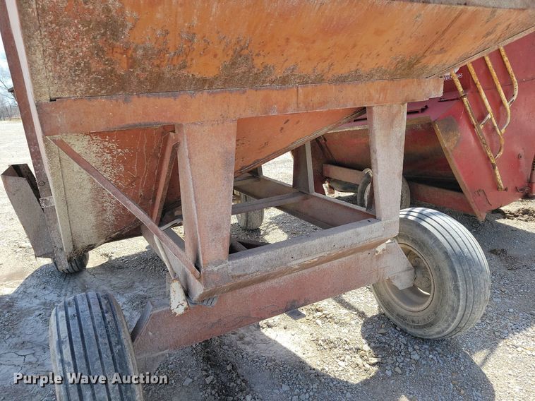 image for item DR7942 Gravity wagon