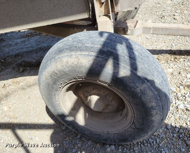 image for item DR7942 Gravity wagon