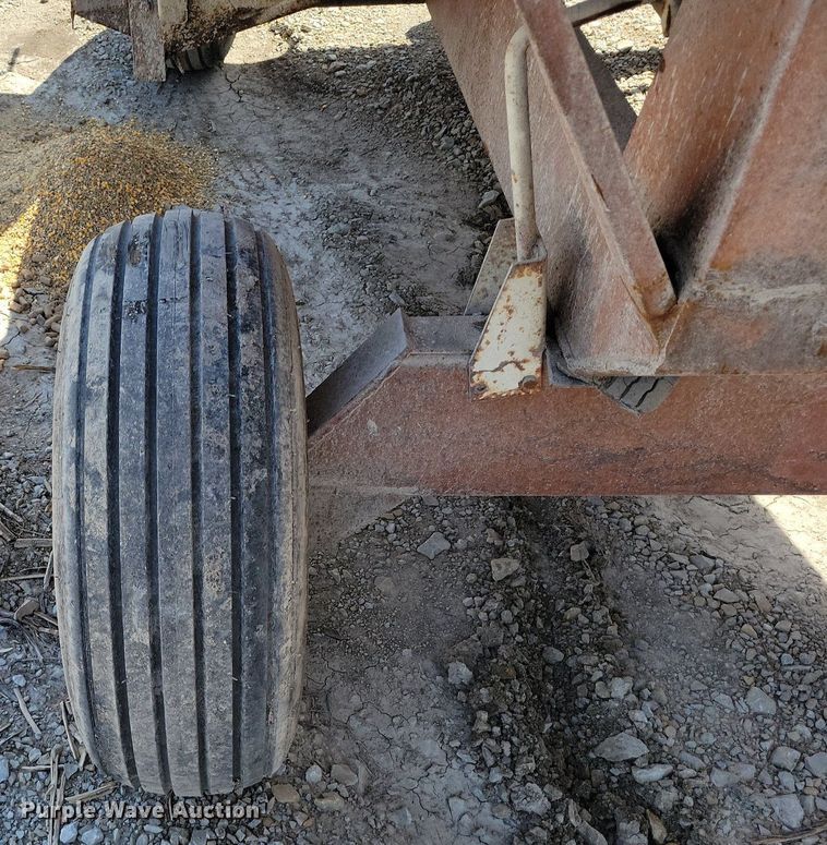 image for item DR7942 Gravity wagon