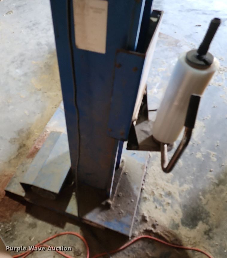 image for item DR7944 (2) pallet jacks
