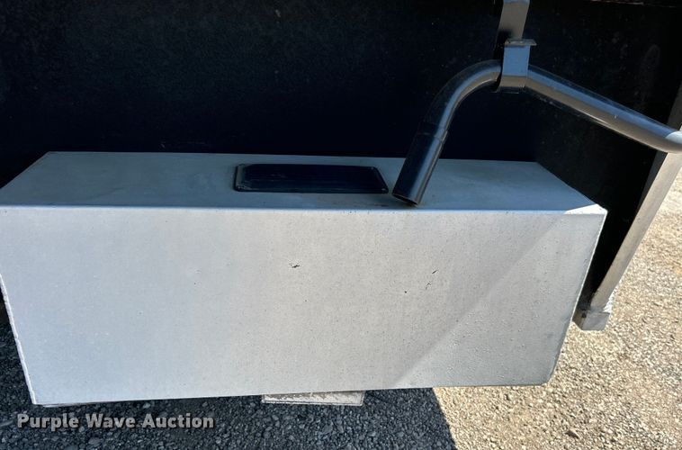 image for item EG1450 2008 Sundowner Trailers, Inc. horse trailer