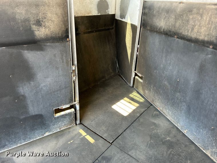 image for item EG1450 2008 Sundowner Trailers, Inc. horse trailer