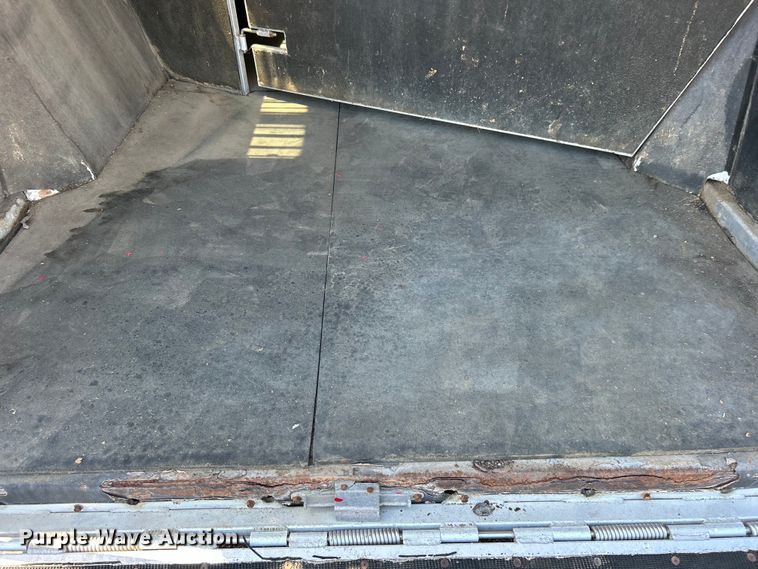 image for item EG1450 2008 Sundowner Trailers, Inc. horse trailer