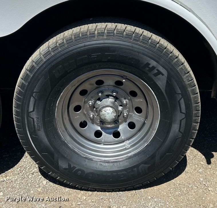 image for item EG1450 2008 Sundowner Trailers, Inc. horse trailer