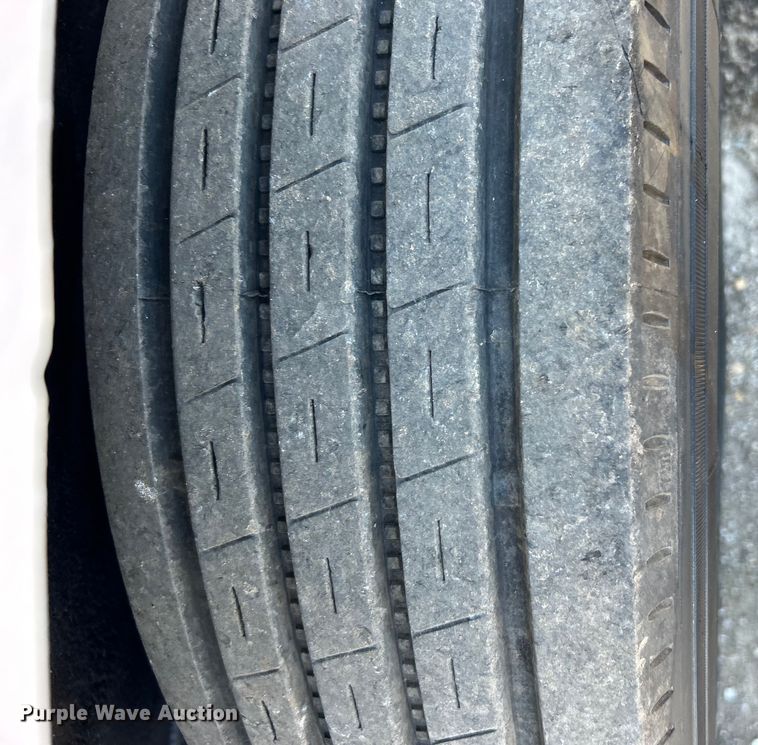 image for item EG1450 2008 Sundowner Trailers, Inc. horse trailer