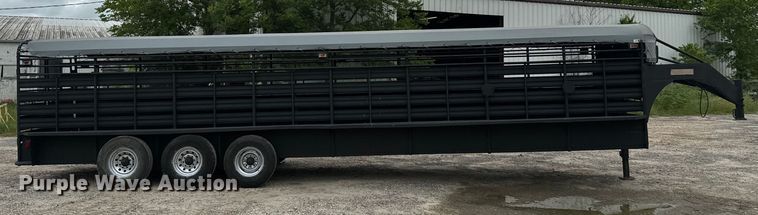 image for item EH3879 1993 Hanover livestock trailer