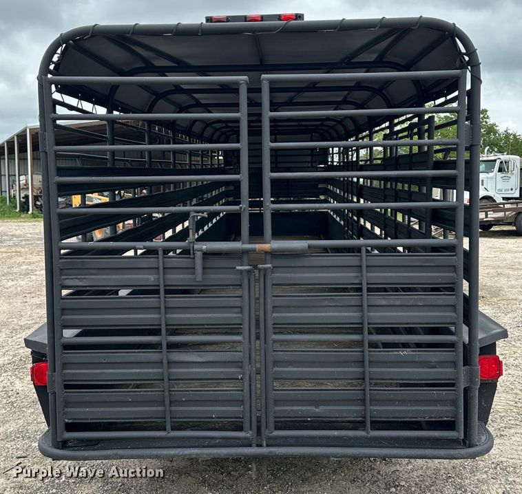 image for item EH3879 1993 Hanover livestock trailer
