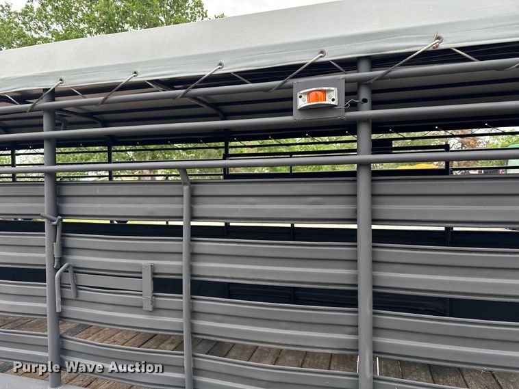 image for item EH3879 1993 Hanover livestock trailer