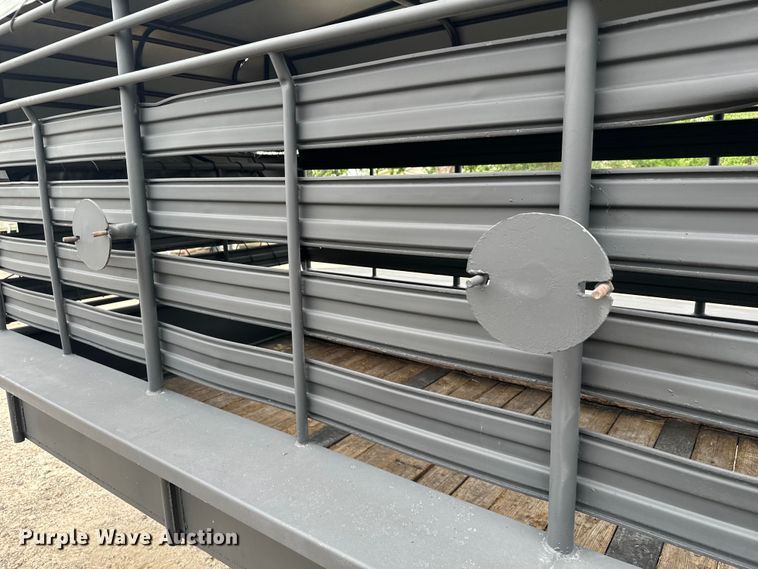 image for item EH3879 1993 Hanover livestock trailer