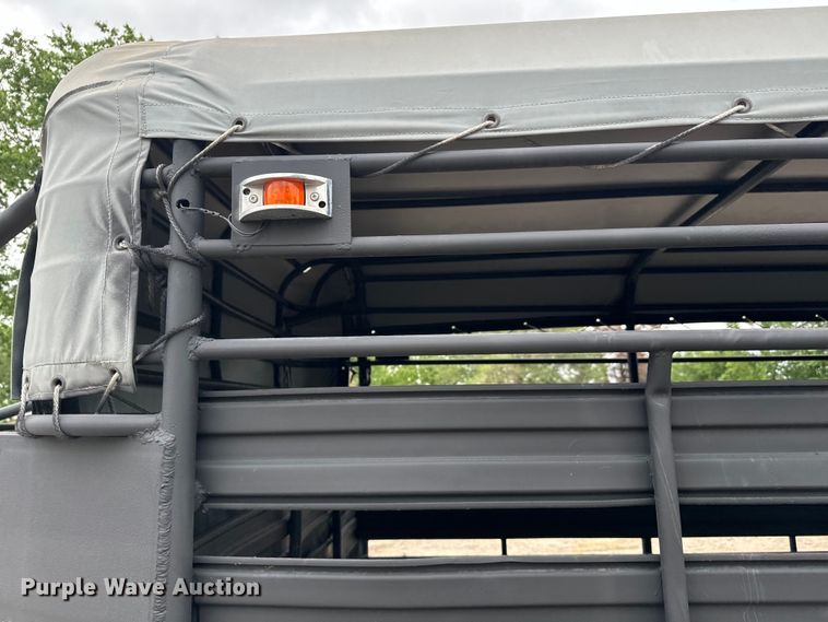 image for item EH3879 1993 Hanover livestock trailer