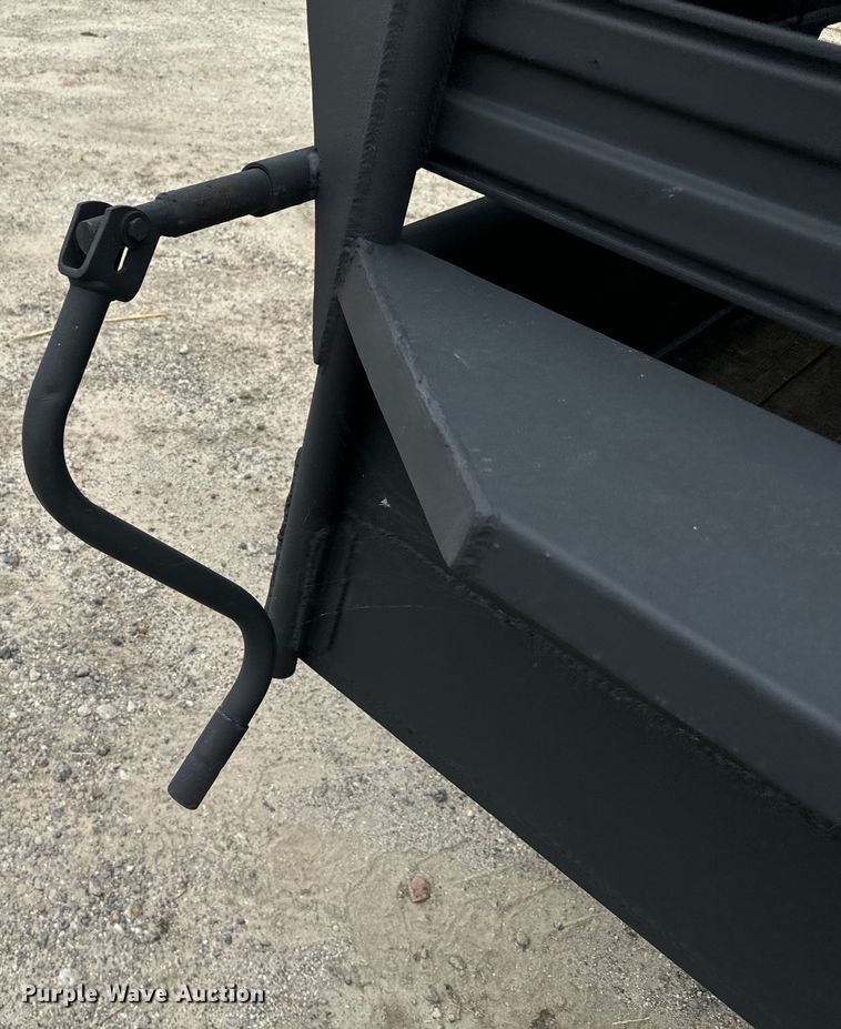 image for item EH3879 1993 Hanover livestock trailer