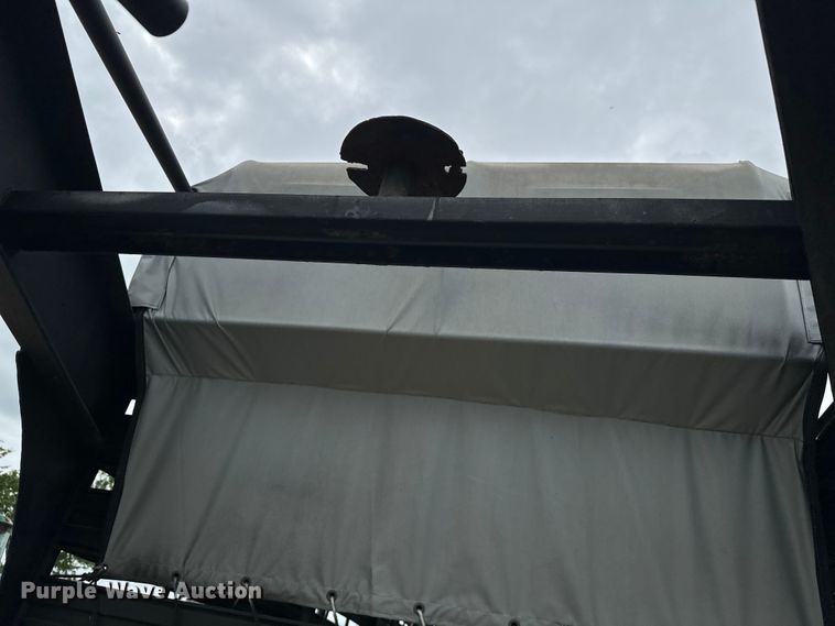 image for item EH3879 1993 Hanover livestock trailer