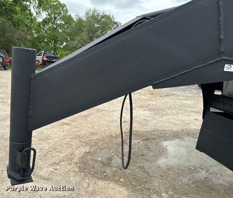 image for item EH3879 1993 Hanover livestock trailer