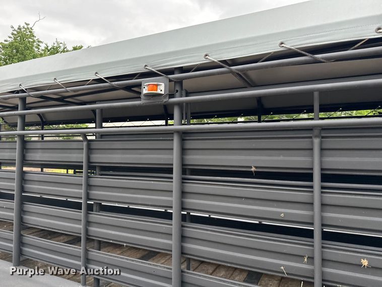 image for item EH3879 1993 Hanover livestock trailer