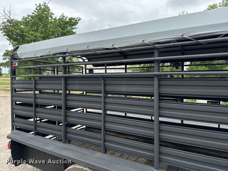 image for item EH3879 1993 Hanover livestock trailer