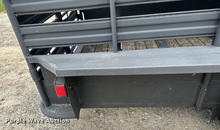 image for item EH3879 1993 Hanover livestock trailer