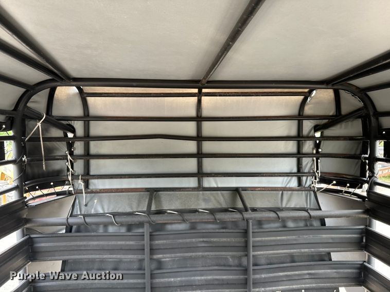 image for item EH3879 1993 Hanover livestock trailer
