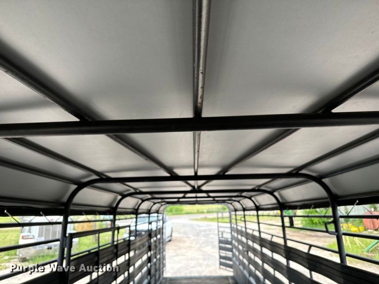 image for item EH3879 1993 Hanover livestock trailer