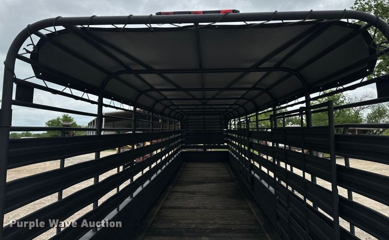 image for item EH3879 1993 Hanover livestock trailer