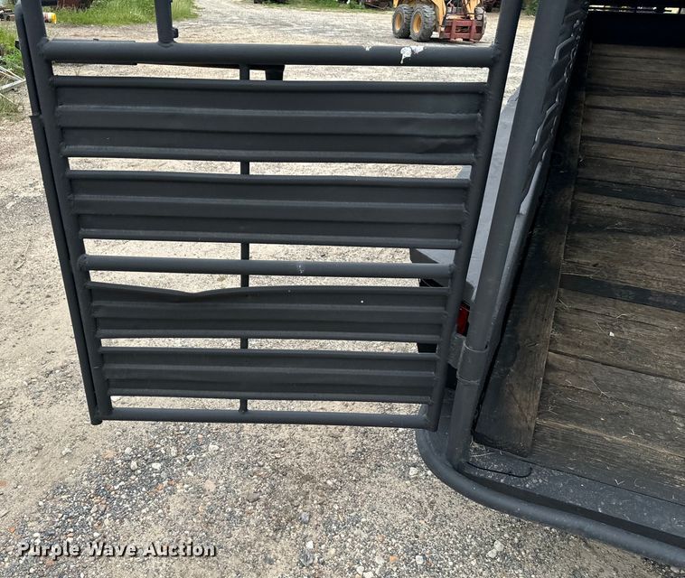 image for item EH3879 1993 Hanover livestock trailer