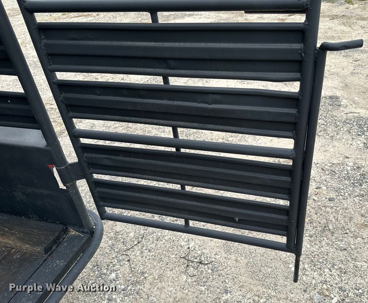 image for item EH3879 1993 Hanover livestock trailer