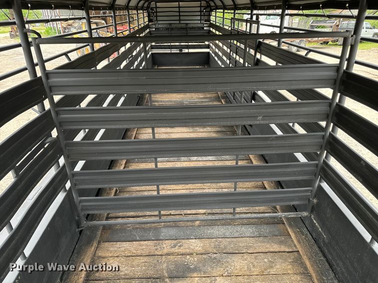 image for item EH3879 1993 Hanover livestock trailer