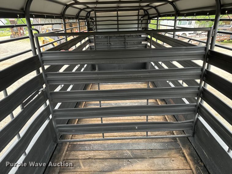 image for item EH3879 1993 Hanover livestock trailer