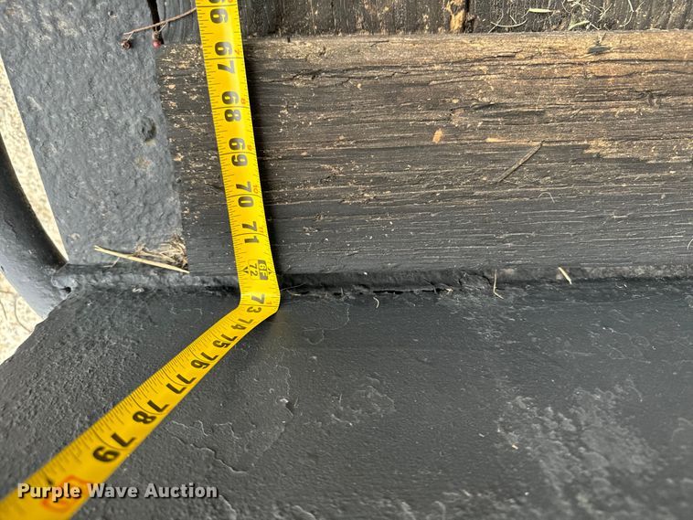 image for item EH3879 1993 Hanover livestock trailer