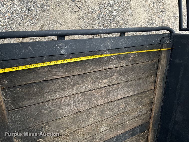 image for item EH3879 1993 Hanover livestock trailer