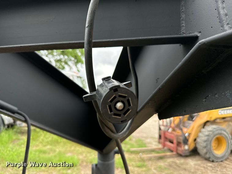 image for item EH3879 1993 Hanover livestock trailer