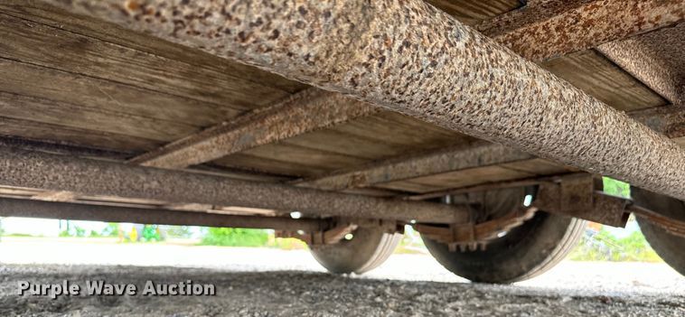 image for item EH3879 1993 Hanover livestock trailer